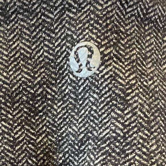 Lululemon Chevron Fleece Size 2 Leggings - Picture 4 of 10
